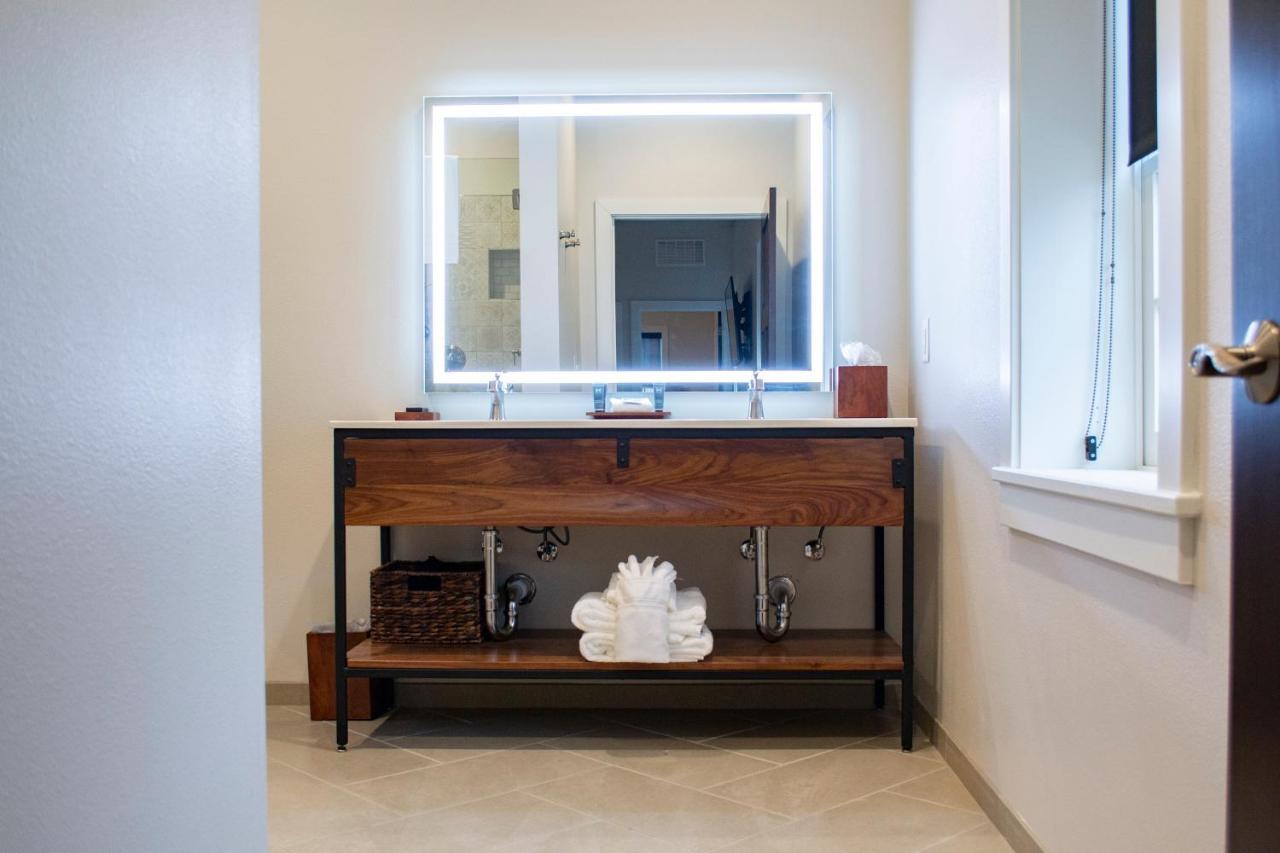 Hotel Millwright Amana ภายนอก รูปภาพ